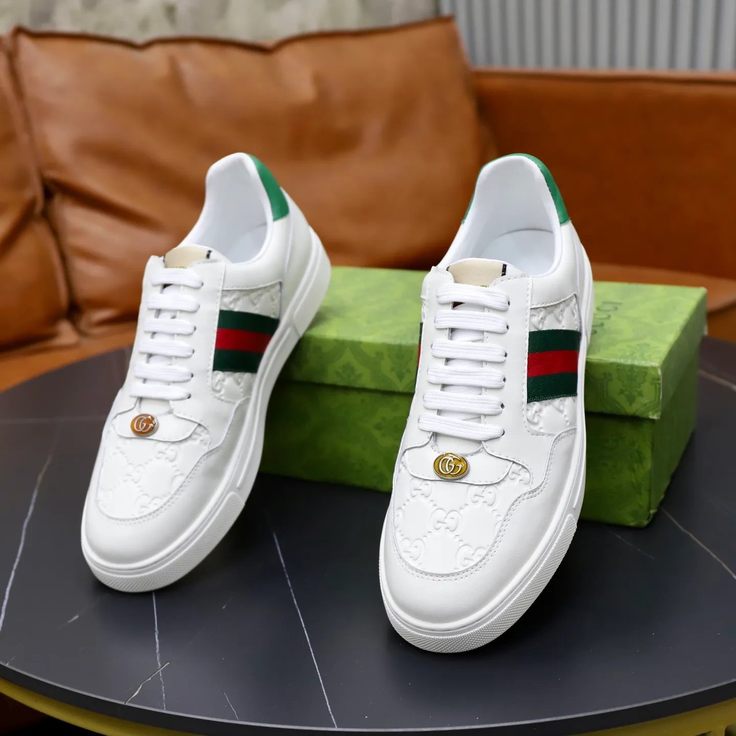 Ex-factory price: 420💰🙅‍♂️🙅‍♂️🙅‍♂️ Brand: Gucci GUCCi Standard code: 38-44 (45 customized) Grade: Same as the official website Material: Original leather splicing, comfortable and breathable sheepskin lining, original wear-resistant outsole Style category: Men's fashionable casual shoes, running, sports shoes, noble luxury brand elements, top luxury Color: actual picture color